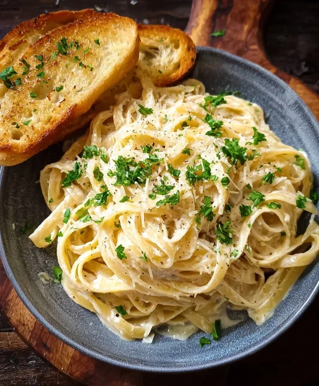 Fettuccine Alfredo